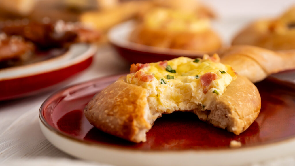 Rezept für herzhafte Osterhasen aus Pizzateig Rezepte-SilkesWelt.de Herzhafte Osterhasen warm und kalt genießen. Entdecke mein Rezept.