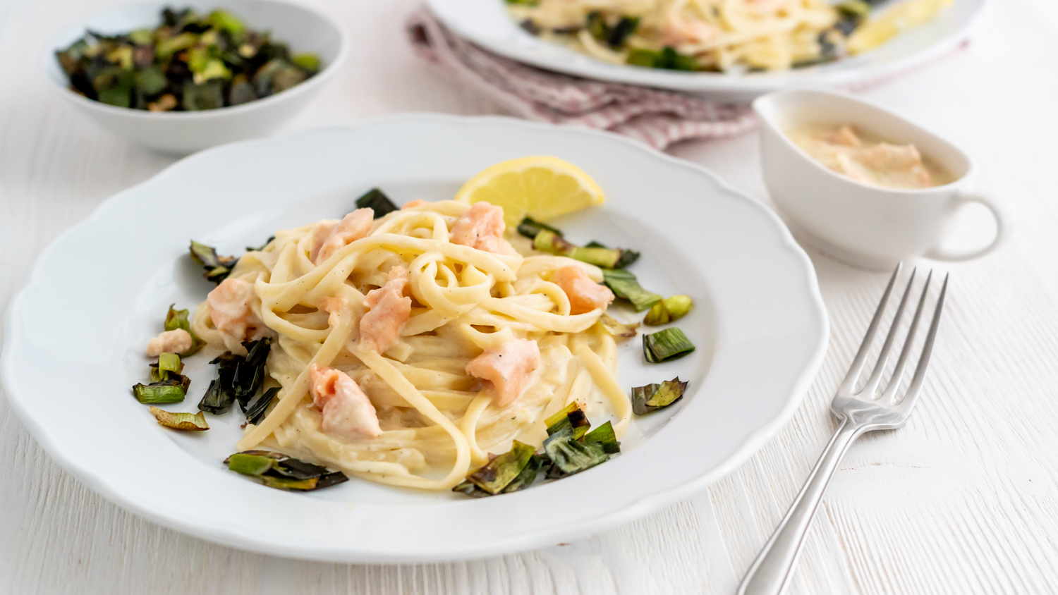 Pasta mit Lachs in cremiger Käse-Sahne-Sauce Rezepte-SilkesWelt.de Pasta mit Lachs in cremiger Käse-Sahne-Sauce Rezepte-SilkesWelt.de