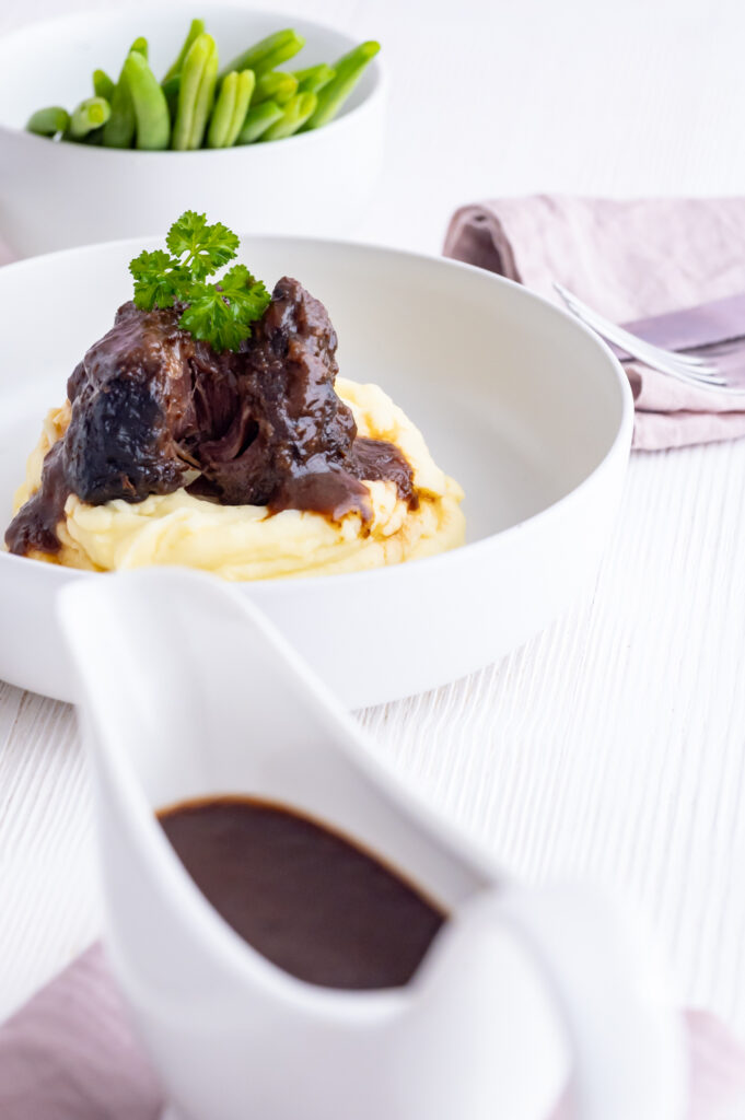 Geschmorte Ochsenbäckchen im Backofen Rezepte-SilkesWelt.de Geschmorte Ochsenbäckchen im Backofen Rezepte-SilkesWelt.de