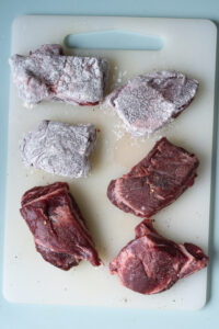 Geschmorte Ochsenbäckchen im Backofen Rezepte-SilkesWelt.de Geschmorte Ochsenbäckchen im Backofen Rezepte-SilkesWelt.de