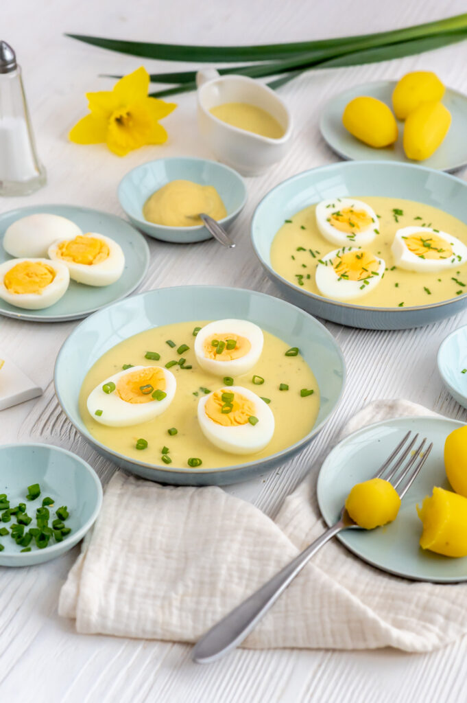 Entdecke den Geschmack von damals mit meinem authentischen Senfeier-Rezept wie früher. Mit einfachen Zutaten und einer klaren Schritt-für-Schritt-Anleitung gelingt dieses klassische Gericht in 20 Minuten. 