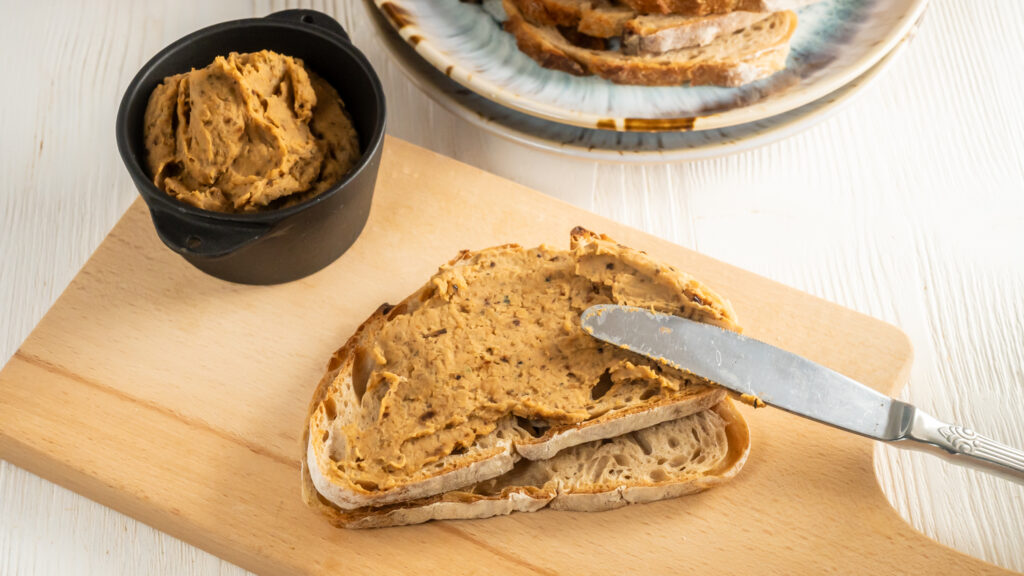 Rezept für einfachen Bohnenaufstrich mit Röstzwiebel Rezepte-SilkesWelt.de