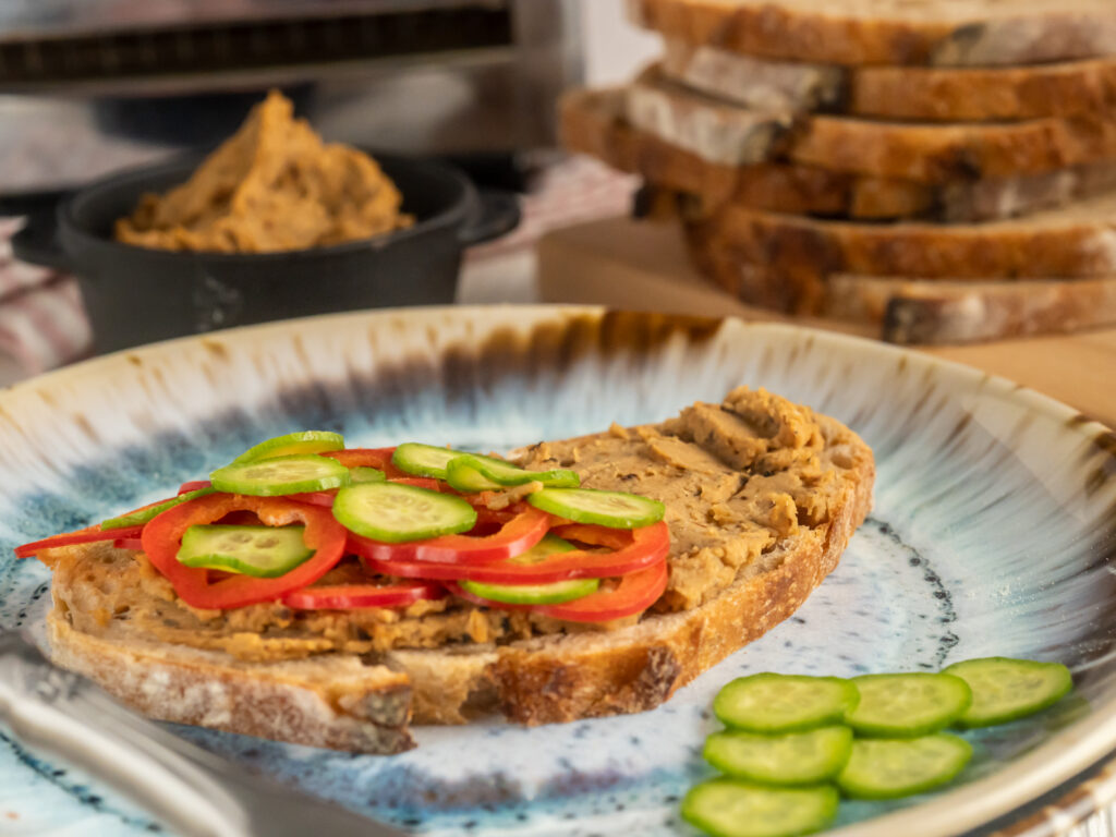 Rezept für einfachen Bohnenaufstrich mit Röstzwiebel Rezepte-SilkesWelt.de