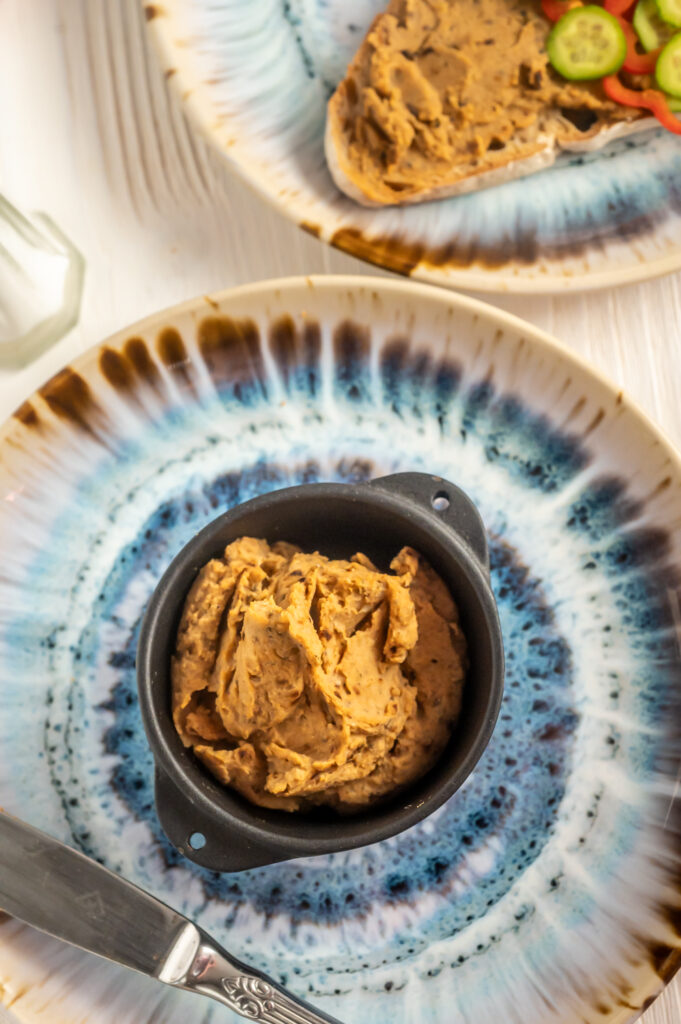 Rezept für einfachen Bohnenaufstrich mit Röstzwiebel Rezepte-SilkesWelt.de