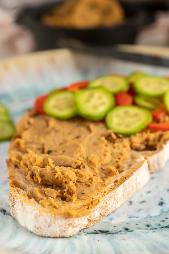 Rezept für einfachen Bohnenaufstrich mit Röstzwiebel Rezepte-SilkesWelt.de