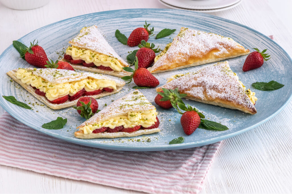 Schnelle Erdbeerschnitte mit Blätterteig und Paradiescreme Rezepte-SilkesWelt.de
