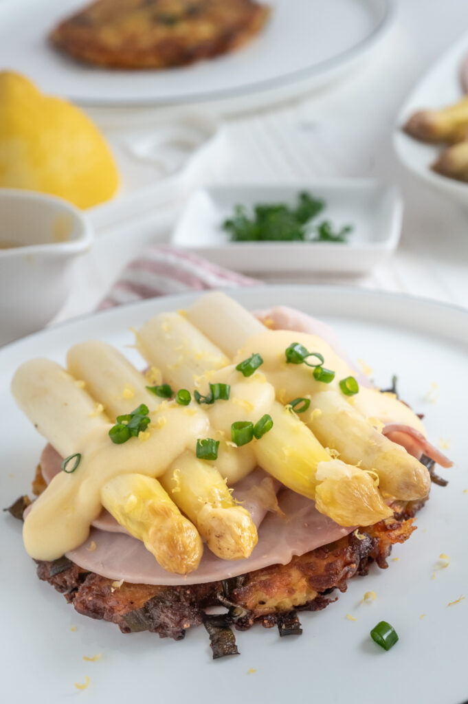 Rezept für Spargel mit Rösti zum Nachbacken.