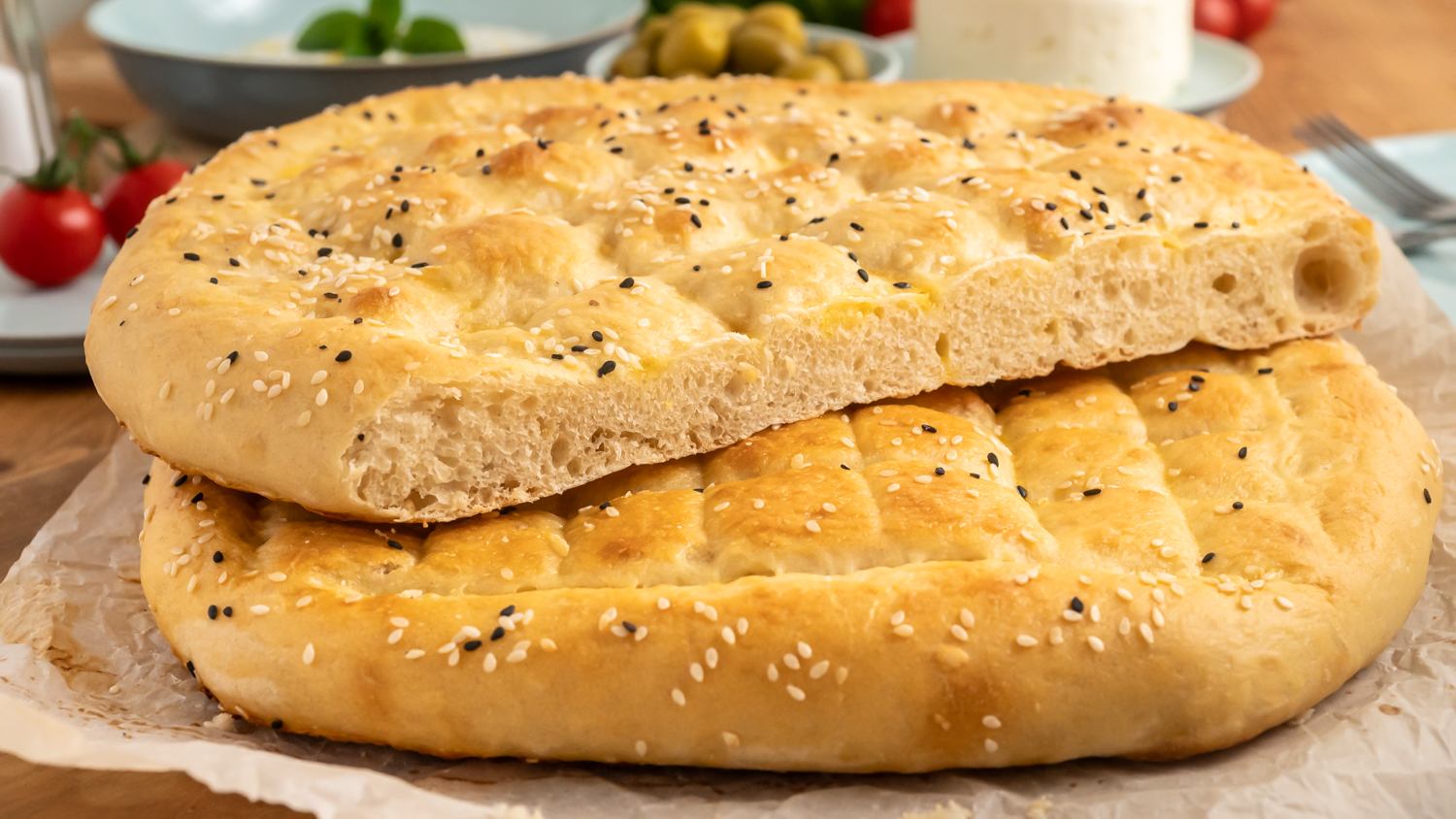 Gebackener Hirtenkäse im Backofen oder auf dem Grill Rezepte-SilkesWelt.de Gebackener Hirtenkäse im Backofen oder auf dem Grill Rezepte-SilkesWelt.de