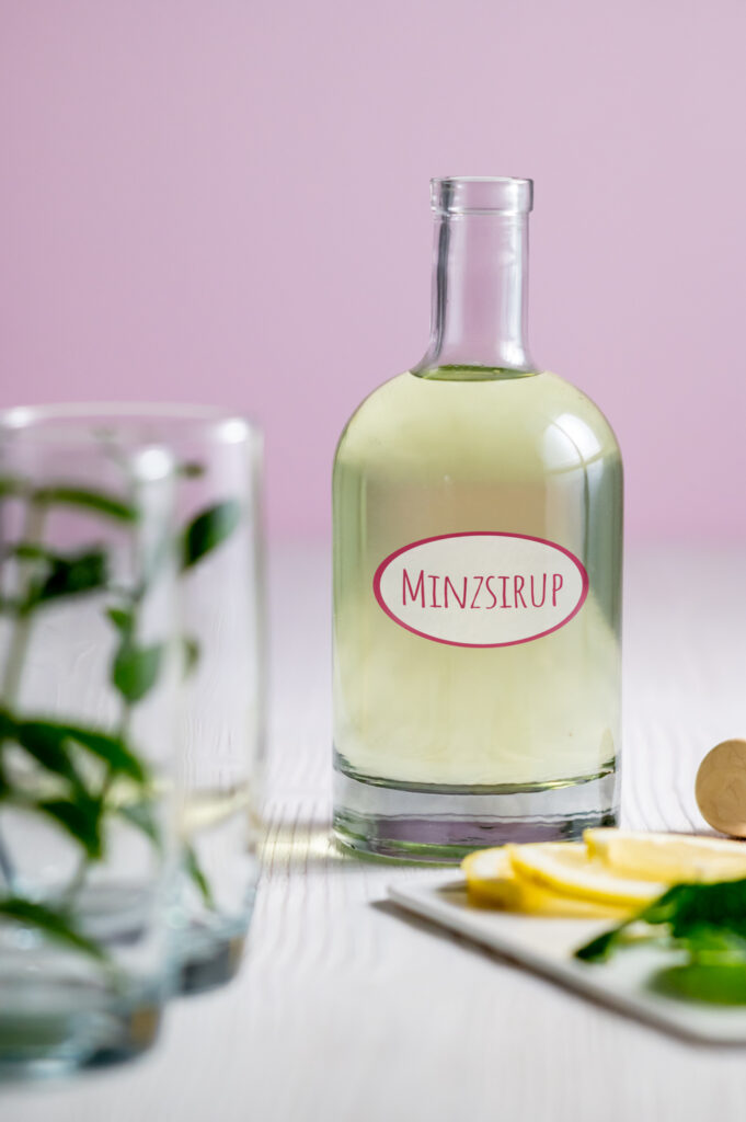Einfaches Rezept für Minzsirup zum selber machen Rezepte-SilkesWelt.de