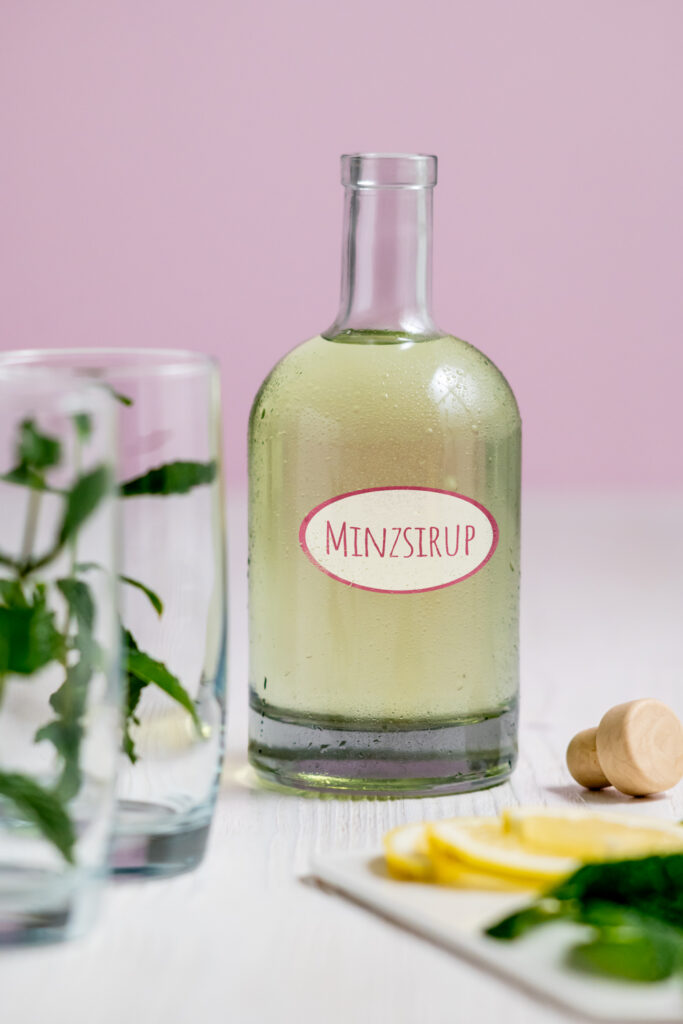 Einfaches Rezept für Minzsirup zum selber machen Rezepte-SilkesWelt.de