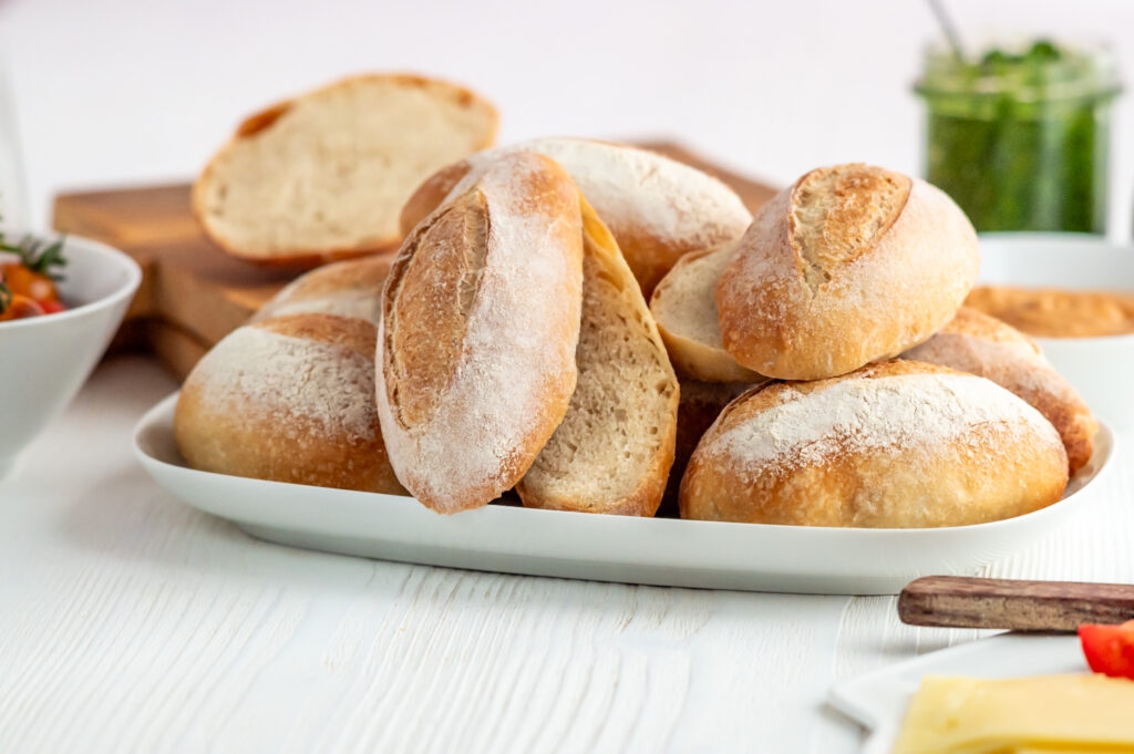 Einfache und knusprige Wasserweck – Weizenbrötchen Rezepte-SilkesWelt.de