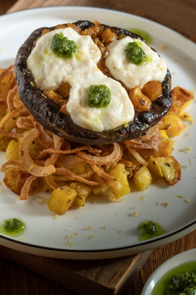 Gefüllte Riesenchampignons aus der Pfanne Rezepte-SilkesWelt.de Schon probiert? Meine gefüllten Riesenchampignons aus der Pfanne. Entdecke mein Rezept auf Rezepte-SilkesWelt.de