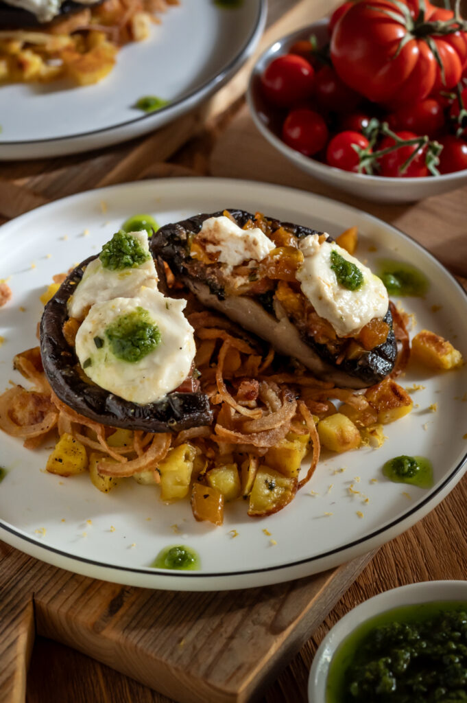 Gefüllte Riesenchampignons aus der Pfanne Rezepte-SilkesWelt.de Meine gefüllten Riesenchampignons, auch als Portobello-Pilze bekannt werden nicht mariniert und erhalten dadurch ein festes Fruchtfleisch mit viel Aroma. entdecke meiN Rezept.