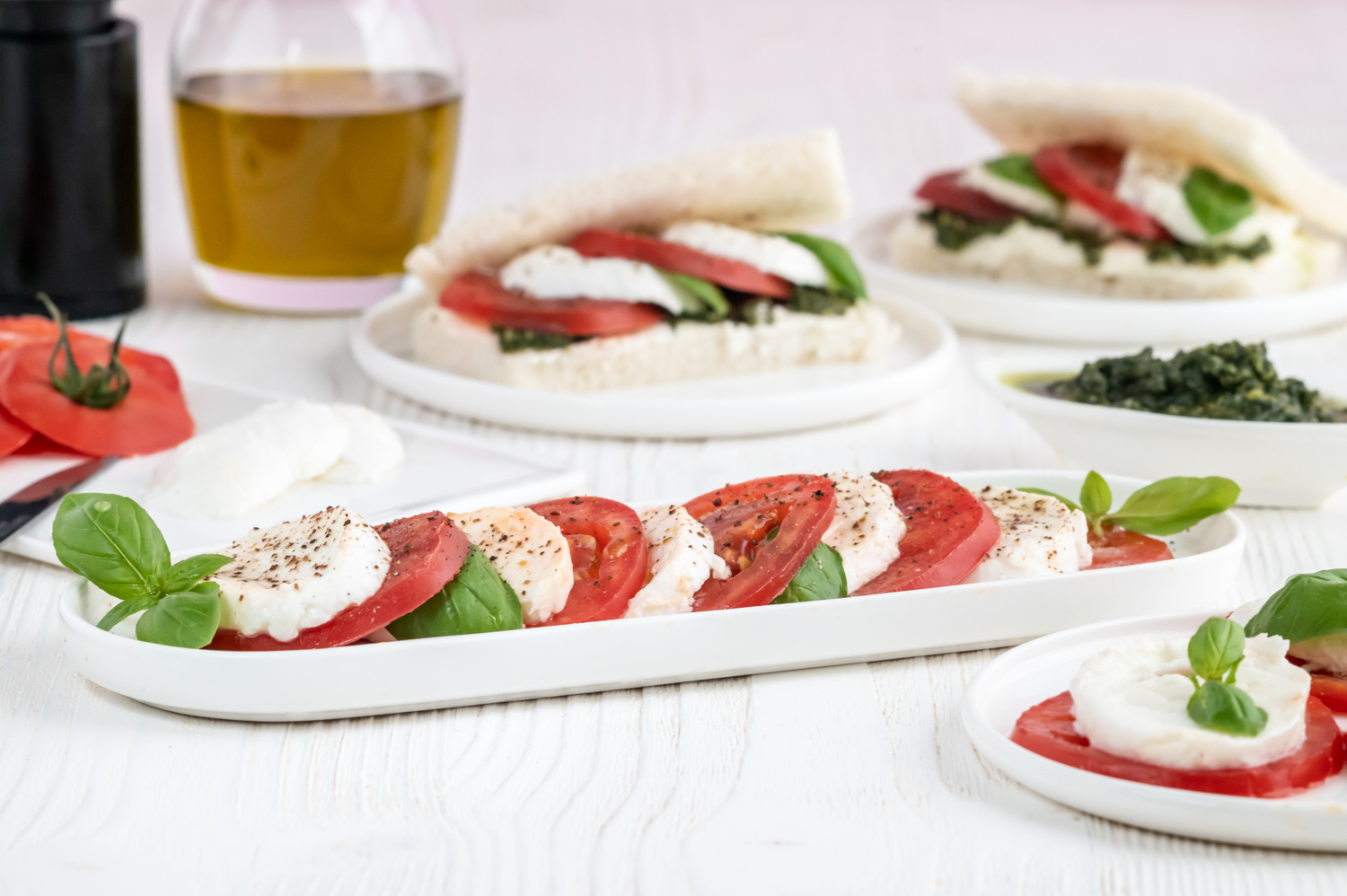 Entdecke mein Rezept für Caprese mit meinen Tipps für gleichmäßig dicke Tomatenscheiben.