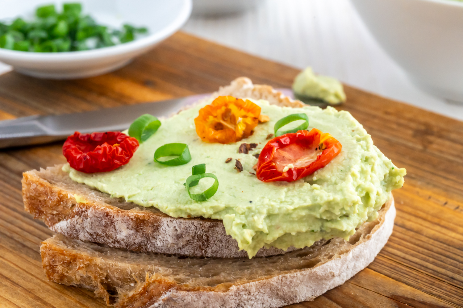 Schnelles Edamole-Basisrezept Rezepte-SilkesWelt.de Proteinreichen Brotaufstrich oder Dip aus meinem Edamole-Basisrezept. Entdecke wie einfach und schnell man geschälte und gefrorene grüne Sojabohnen verarbeiten kann.
