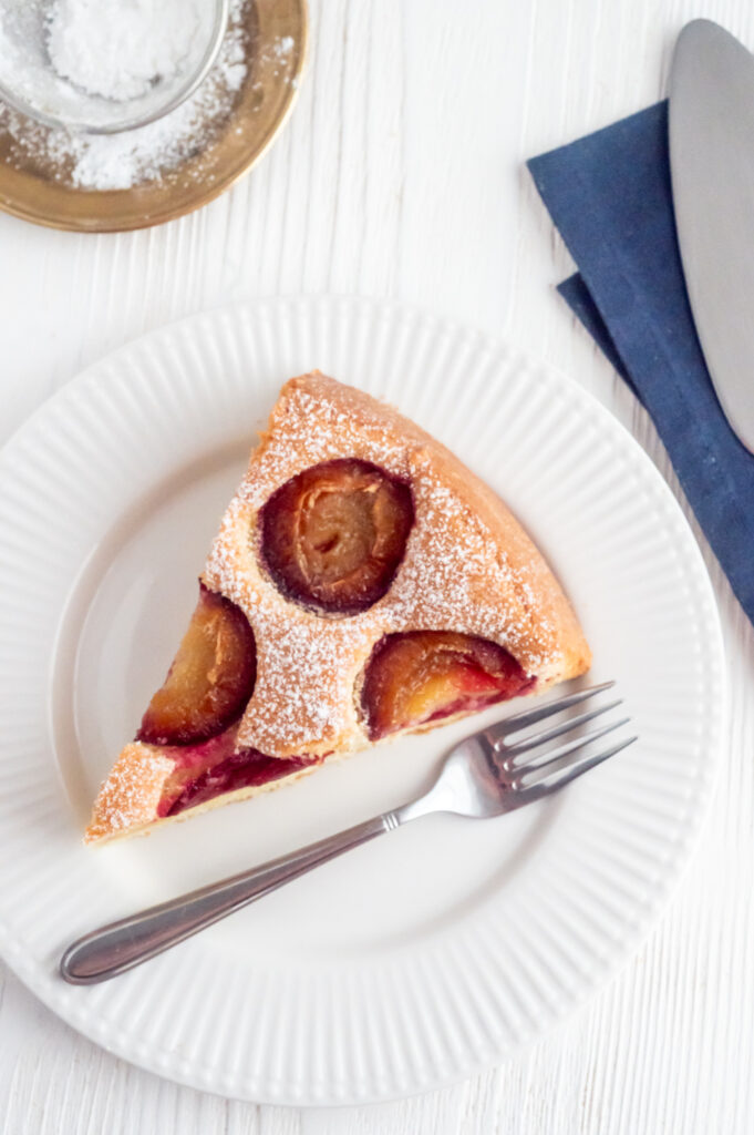Omas versunkener Zwetschgenkuchen. Entdecke mein Rezept.