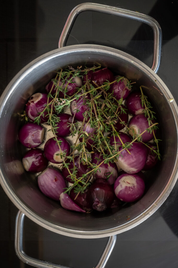 Ganze Rotweinzwiebel - einfaches Rezept Rezepte-SilkesWelt.de