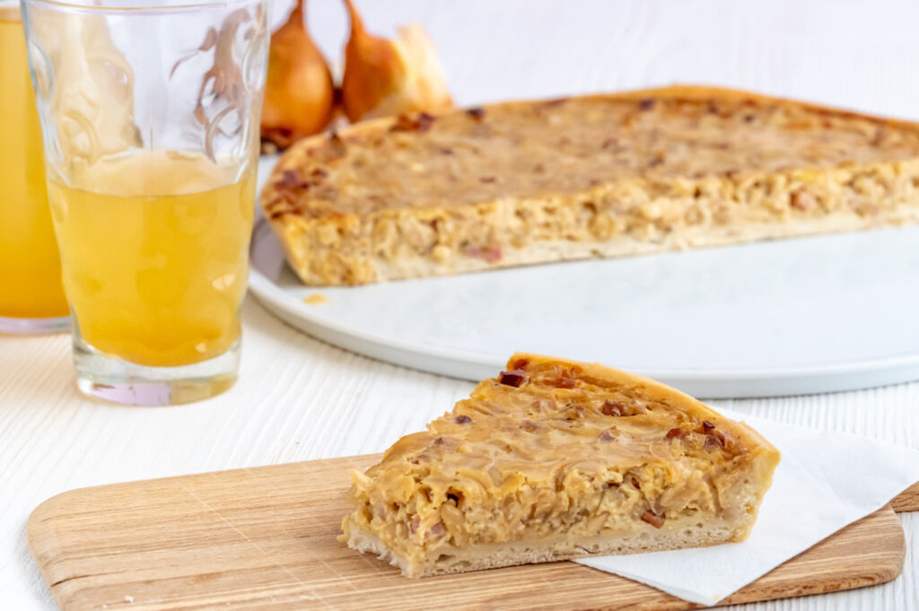 Omas Zwiebelkuchen Rezept - wie von der Pfälzer Kerwe Rezepte-SilkesWelt.de Omas Zwiebelkuchen Rezept - wie von der Pfälzer Kerwe Rezepte-SilkesWelt.de