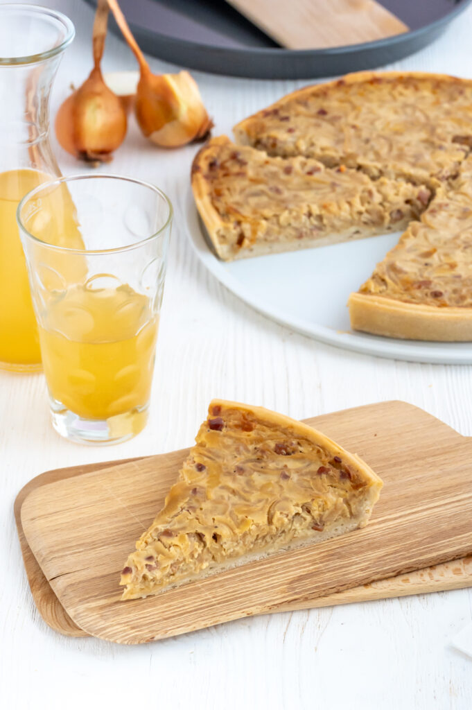 Omas Zwiebelkuchen Rezept - wie von der Pfälzer Kerwe Rezepte-SilkesWelt.de Mein Rezept für Omas Zwiebelkuchen aus der Pfalz