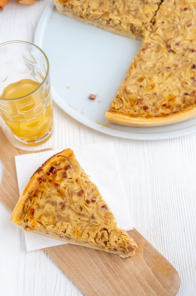 Omas Zwiebelkuchen Rezept - wie von der Pfälzer Kerwe Rezepte-SilkesWelt.de Omas Zwiebelkuchen Rezept einfach selber backen