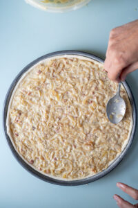 Omas Zwiebelkuchen Rezept - wie von der Pfälzer Kerwe Rezepte-SilkesWelt.de Omas Zwiebelkuchen Rezept - wie von der Pfälzer Kerwe Rezepte-SilkesWelt.de