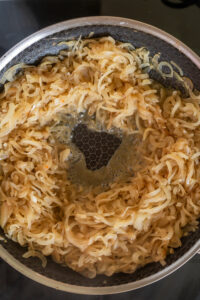 Omas Zwiebelkuchen Rezept - wie von der Pfälzer Kerwe Rezepte-SilkesWelt.de Omas Zwiebelkuchen Rezept - wie von der Pfälzer Kerwe Rezepte-SilkesWelt.de