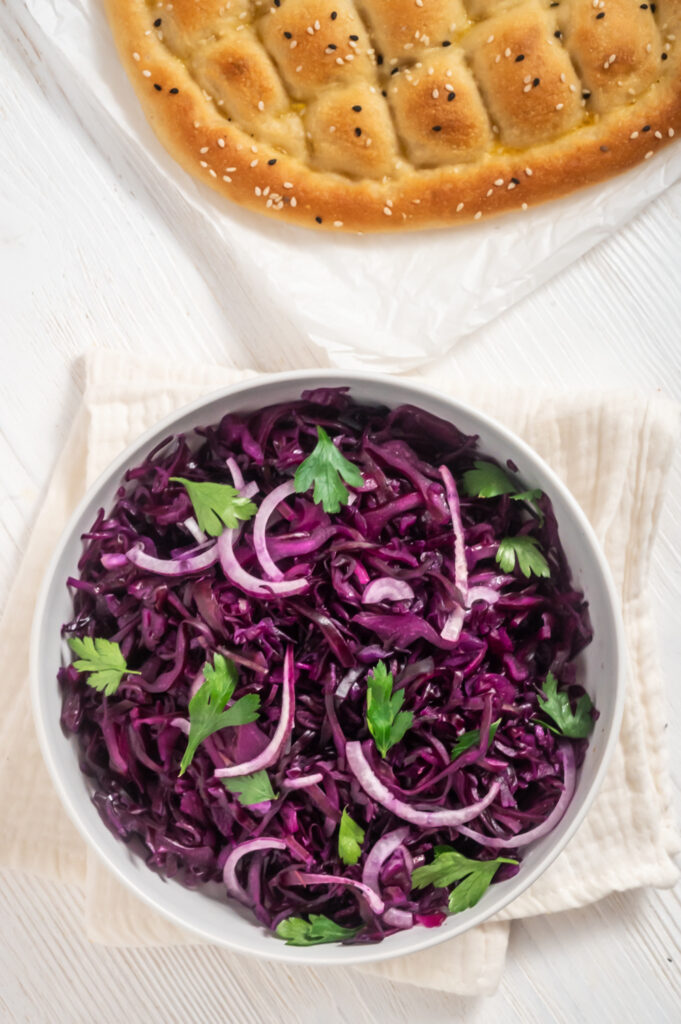 Zarter Rotkohlsalat ohne kochen